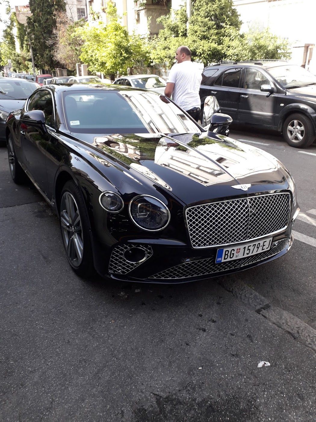 Crni Bentley posle pranja